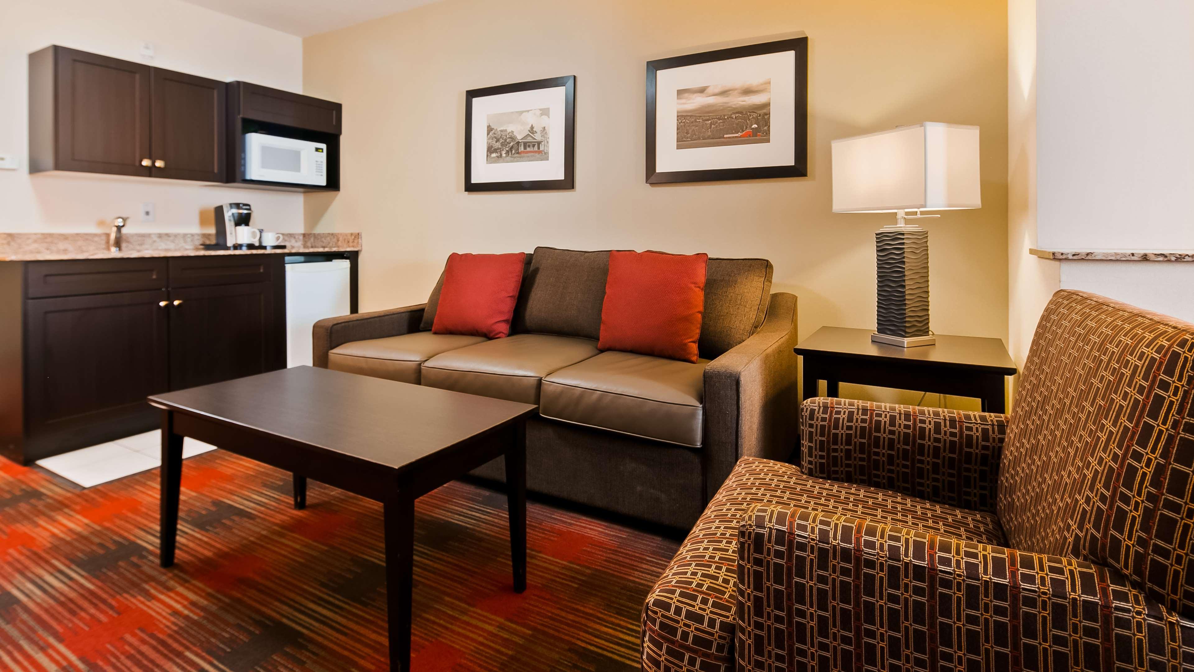 Best Western Plus Red Deer Inn & Suite Exterior foto