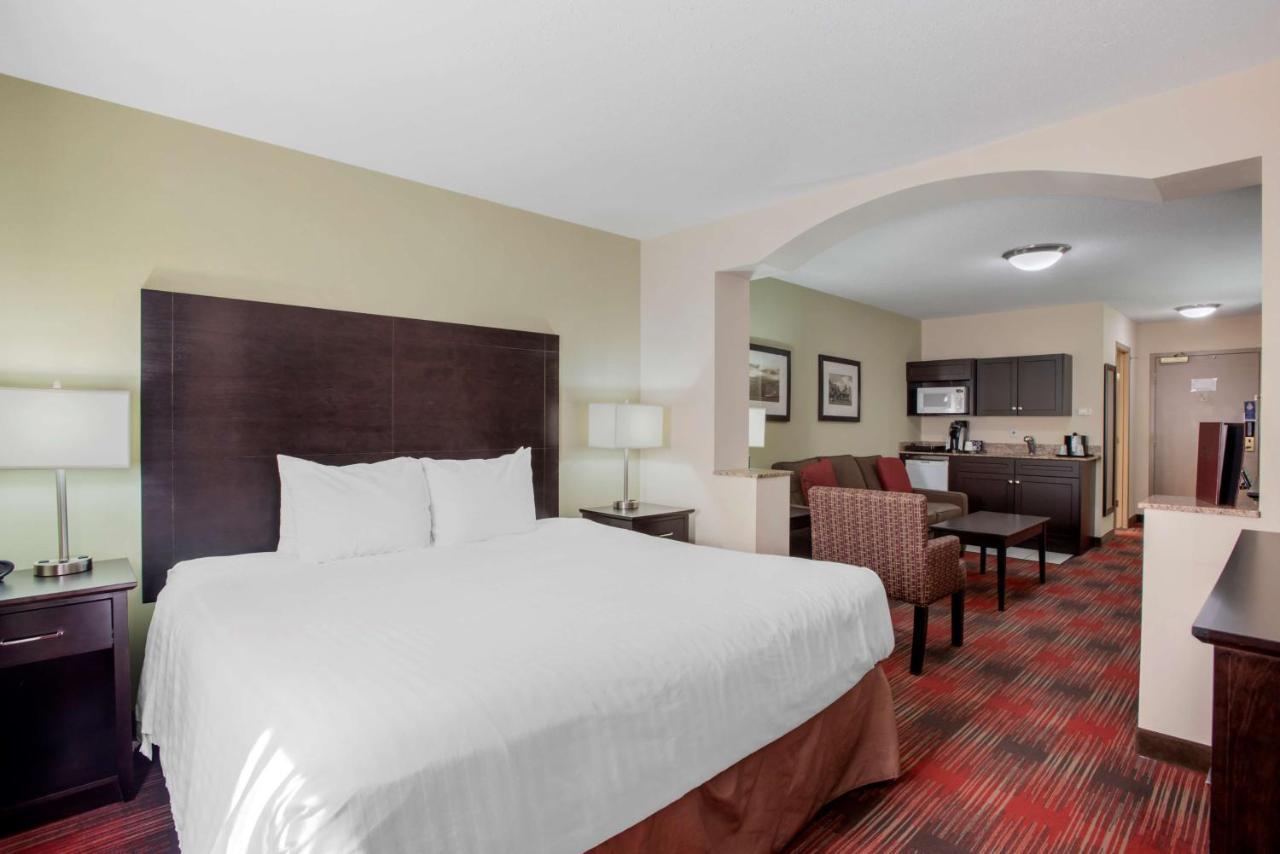 Best Western Plus Red Deer Inn & Suite Exterior foto