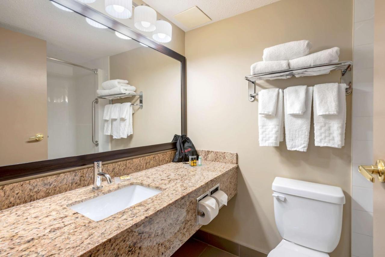Best Western Plus Red Deer Inn & Suite Exterior foto