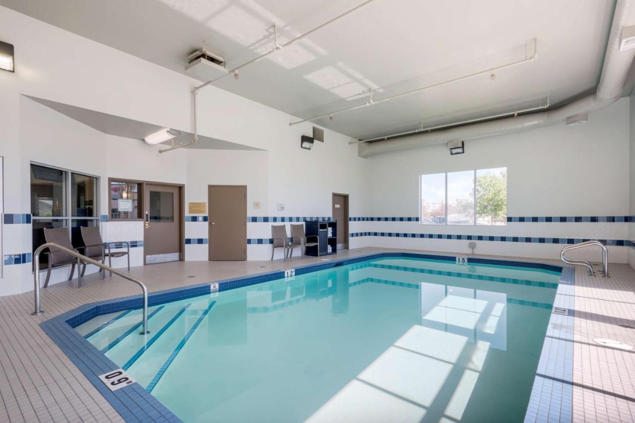 Best Western Plus Red Deer Inn & Suite Exterior foto