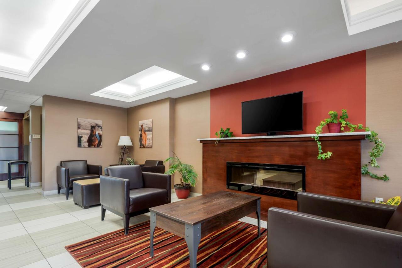 Best Western Plus Red Deer Inn & Suite Exterior foto
