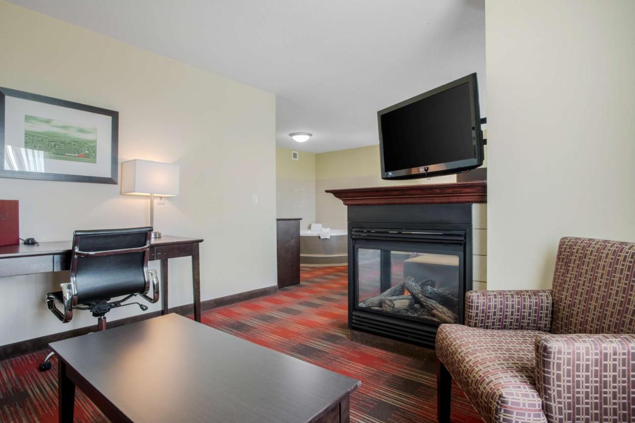 Best Western Plus Red Deer Inn & Suite Exterior foto