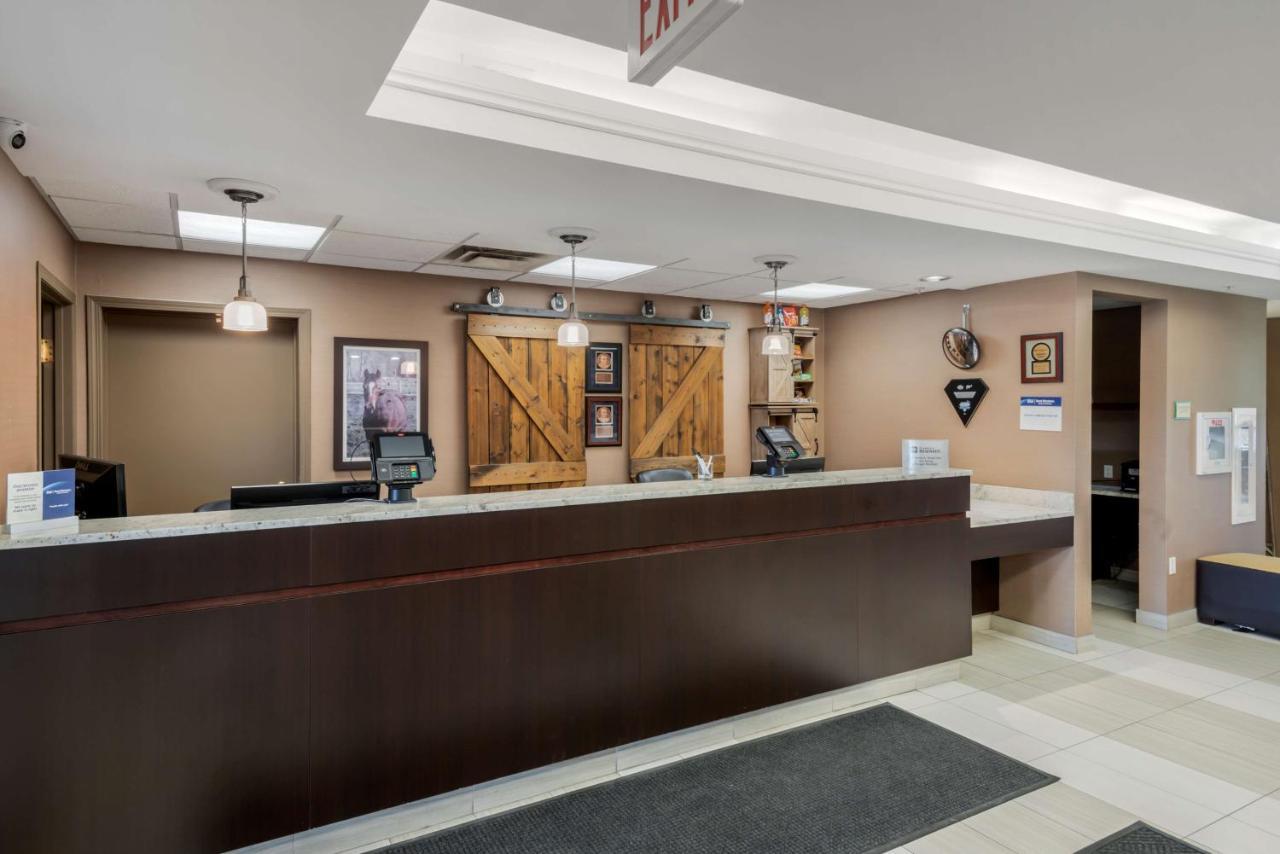 Best Western Plus Red Deer Inn & Suite Exterior foto