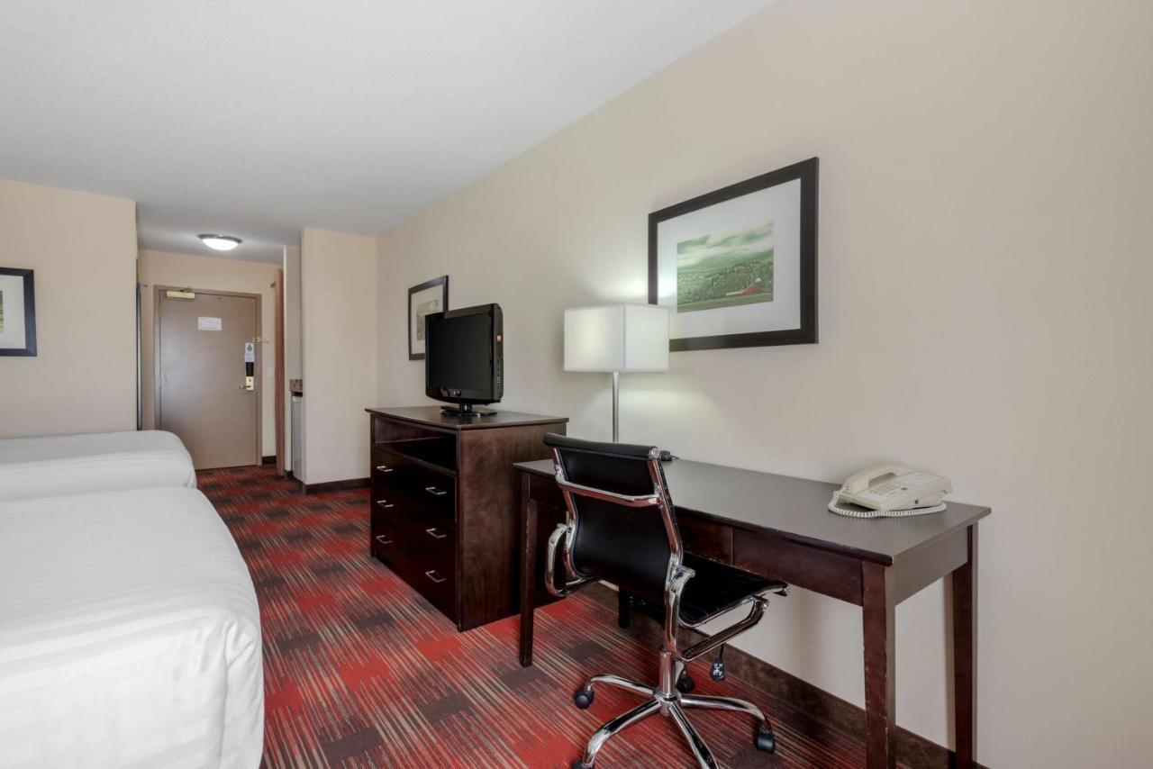 Best Western Plus Red Deer Inn & Suite Exterior foto